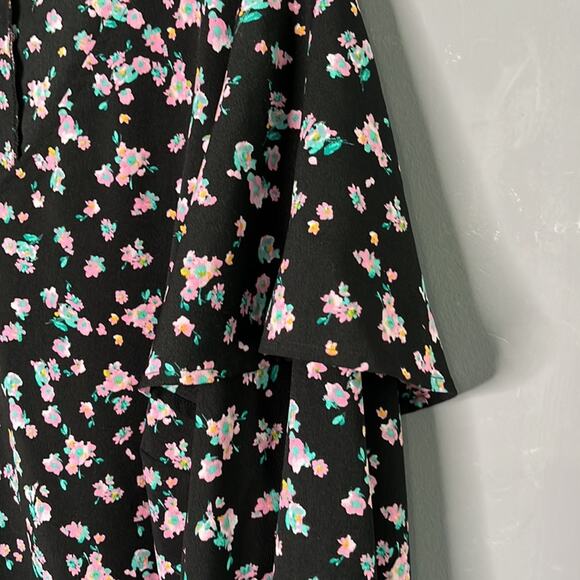 Lane Bryant Black and Pink Floral Flared Sleeve Blouse Size 18/20 - Picture 6 of 10